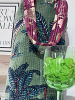 Load image into Gallery viewer, VELVET WINE/WATER BOTTLE TOTE
